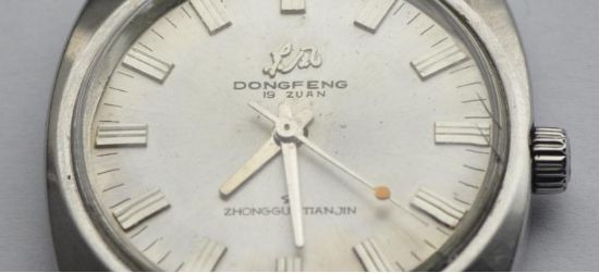 东风牌手表秒针上的红点设计是其一大特色